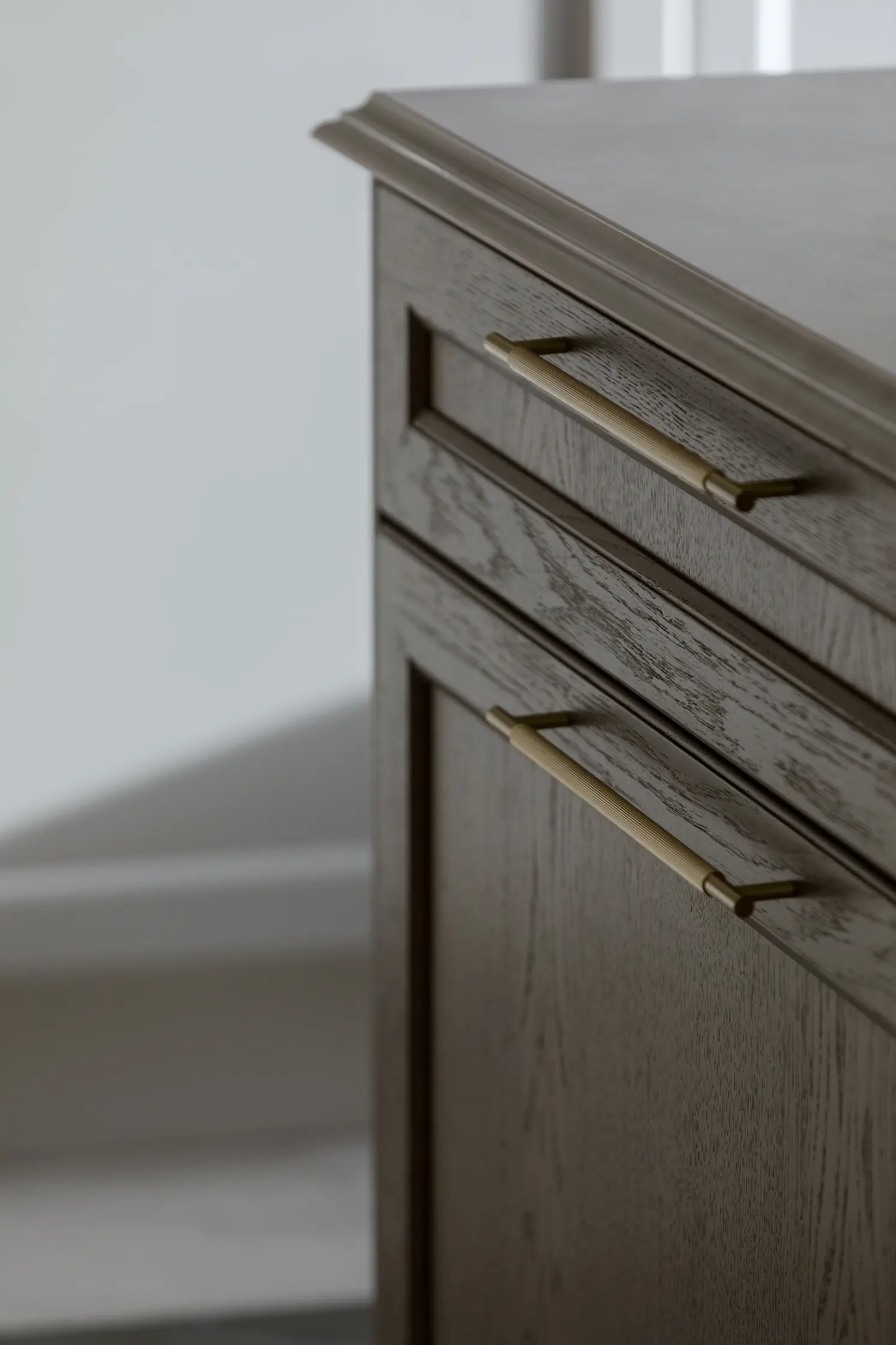 Juno L - złoty uchwyt do mebli z mosiądzu Juno L - złoty uchwyt do mebli z mosiądzu