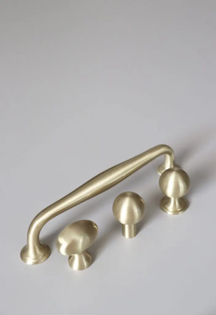 mosiężny uchwyt Barb