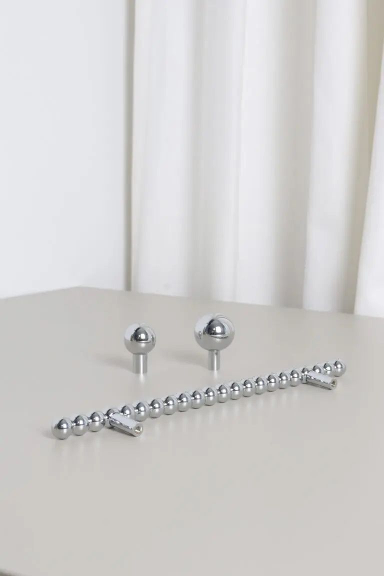 chromowane uchwyty do mebli